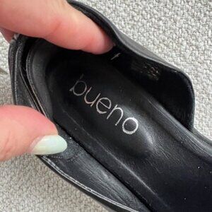 BUENO Billie black flats